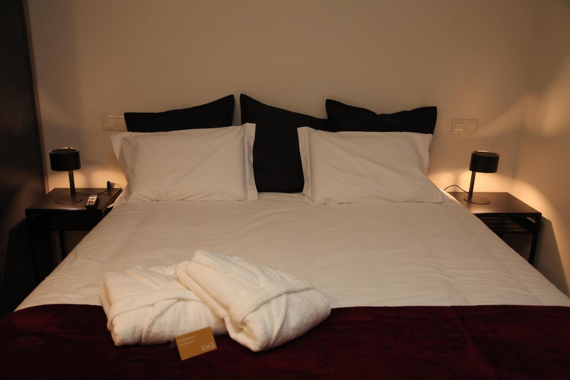 Novabila Guesthouse Vila Real Bagian luar foto